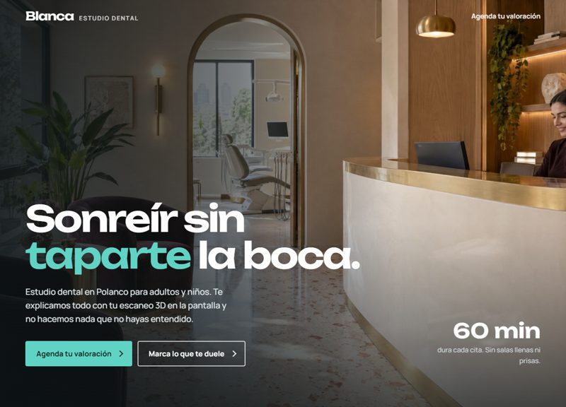 Página de estudio dental con la recepción luminosa del consultorio